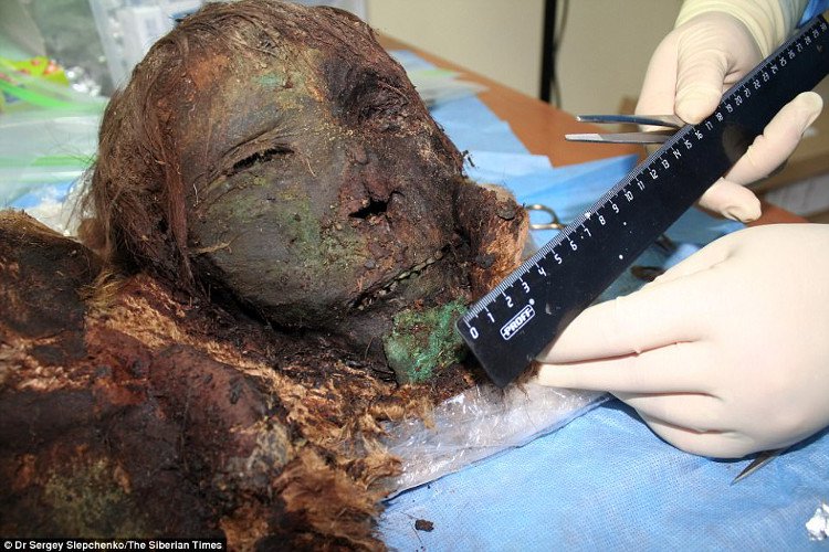 Phát hiện thêm một xác ướp 1000 năm vẫn còn nguyên tóc, lông mi cong vút