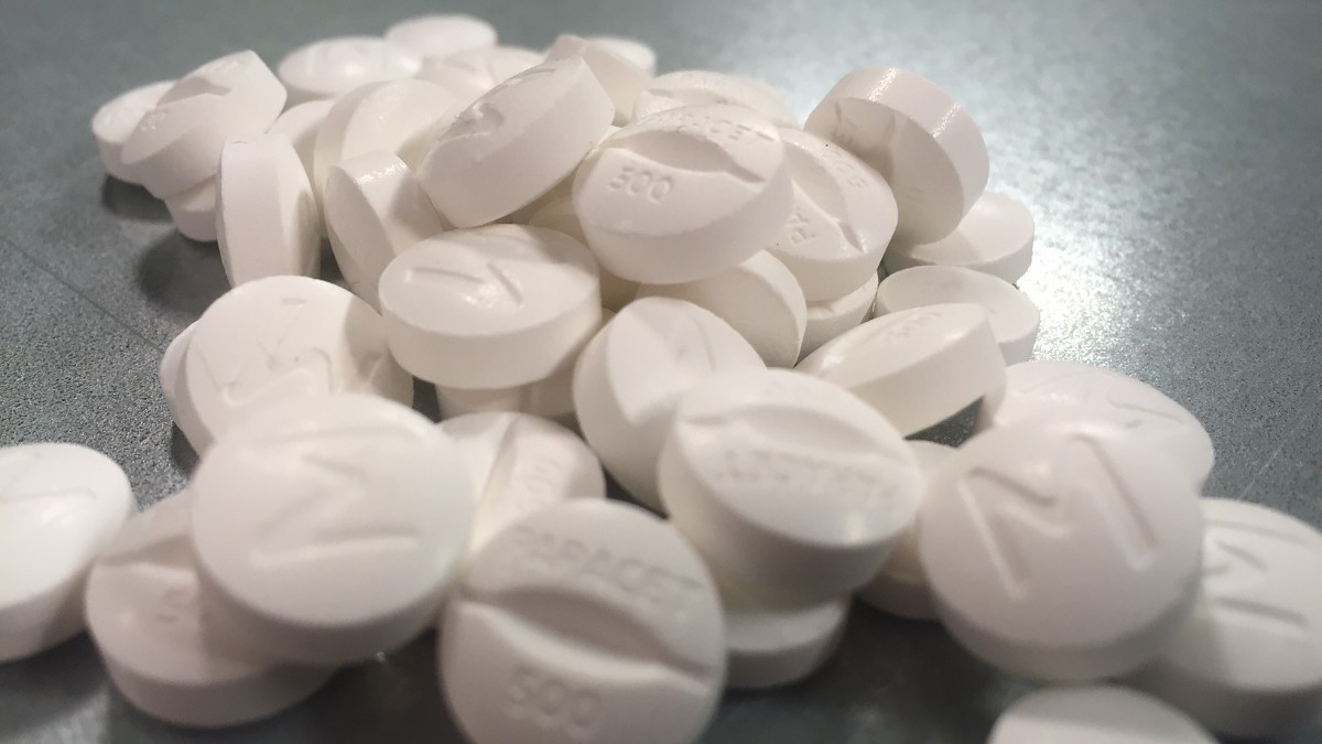 Uống 19 viên paracetamol trong 2 ngày để hạ sốt, chàng trai 22 tuổi viêm gan nặng