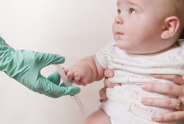 Tuyệt đối đừng tiêm vắc xin cho con vào 5 thời điểm này nếu không muốn hại con cả đời