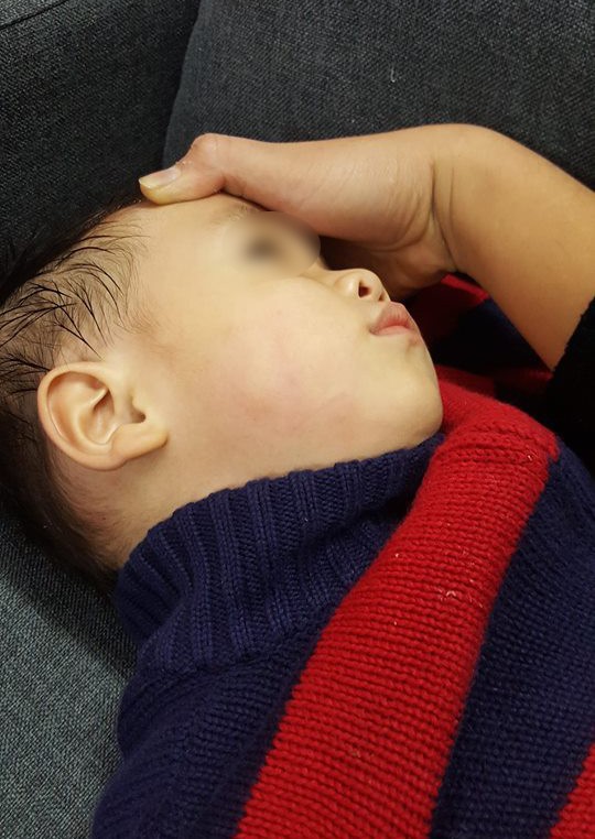 Bé trai 22 tháng tuổi bị bác sĩ tát đỏ mặt tại phòng khám vì 'cơn nóng giận nhất thời'