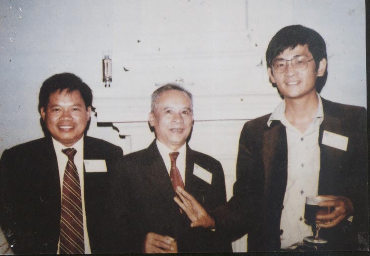 GS Toán học Lê Văn Thiêm (đứng giữa) - nhà khoa học nổi tiếng của Việt Nam