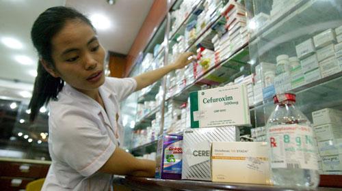 Giá thuốc: Bộ Y tế và Tài chính đều không dám quản