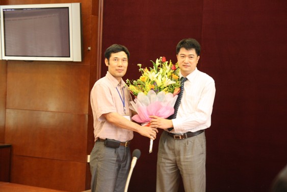 GS Trương Nam Hải và PGS Chu Hoàng Hà (trái) là 2 nhà khoa học của Viện Công nghệ Sinh học.