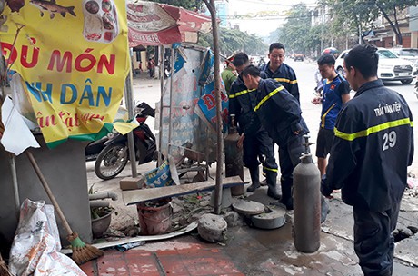 Yên Bái: Nổ lớn ở hàng bơm bóng bay nghệ thuật, khiến 1 người bị thương