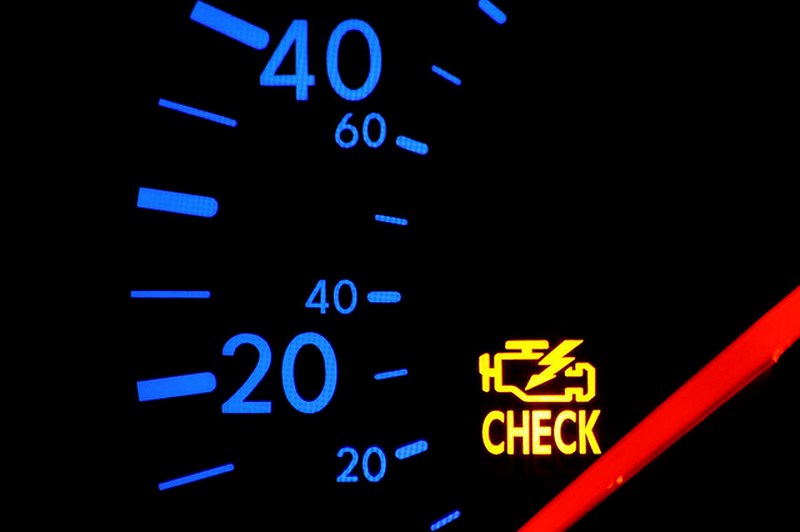 Những kí hiệu đèn cảnh báo quan trọng trên bảng điều khiển ô tô – bạn cần biết