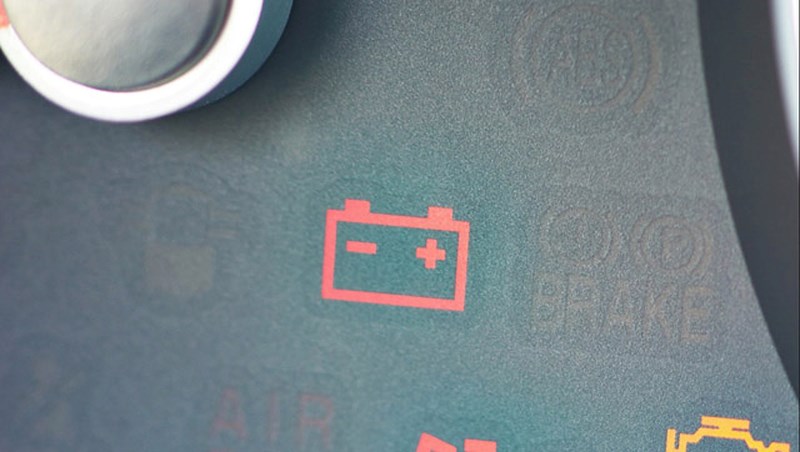 Những kí hiệu đèn cảnh báo quan trọng trên bảng điều khiển ô tô – bạn cần biết