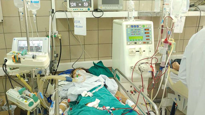 Hà Nội: 3 trường hợp nhập viện do ngộ độc rượu chứa cồn methanol