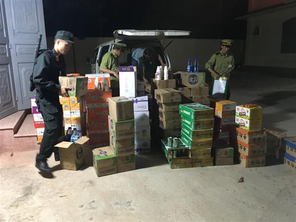Lạng Sơn: Bắt giữ lô hàng lớn thực phẩm có xuất xứ từ Trung Quốc
