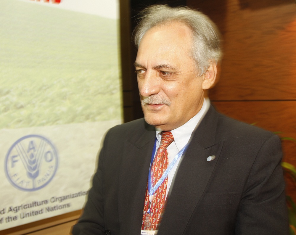 TS. Carlos A.B.da Silva khẳng định, việc người nông dân ký kết hợp đồng mua bán với doanh nghiệp sẽ giúp họ có lợi ích tốt hơn