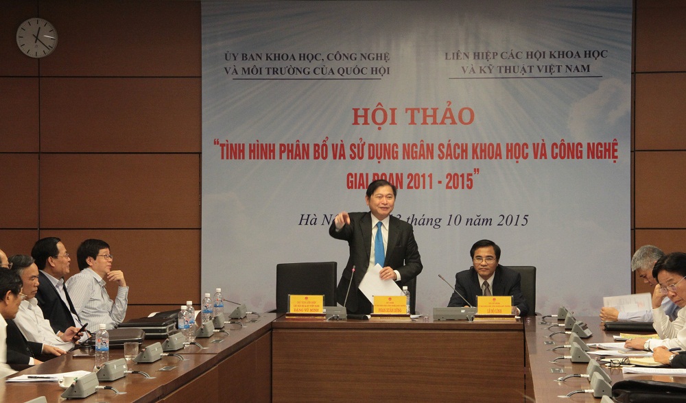 Chủ nhiệm Ủy ban Khoa học, Công nghệ và Môi trường Quốc hội ông Phan Xuân Dũng phát biểu tại hội thảo