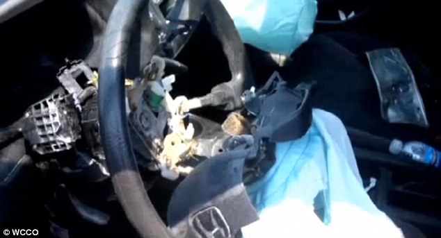  Nhiều trường hợp túi khí bất ngờ bung nổ gây ảnh hưởng đến người lái xe.