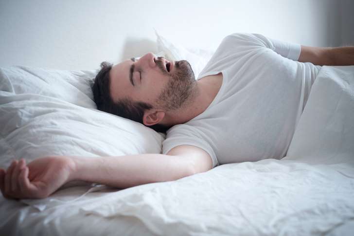 Thiếu ngủ sẽ ảnh hưởng rất xấu đến não bộ của bạn.  
