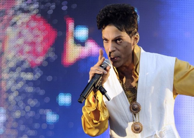 Giật mình trước cái chết bí ẩn của huyền thoại âm nhạc Prince
