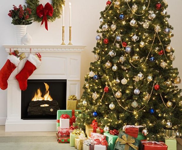 Cách trang trí cây thông Noel kiểu cổ điển tạo ra không khí giáng sinh ấm áp cho căn nhà