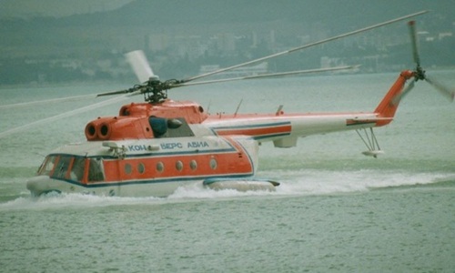 Mi-14 đậu trên mặt nước. Ảnh: History