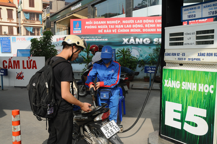 Xăng E5 ra thị trường: Đảm bảo tiêu chuẩn và tự hào hàng Việt