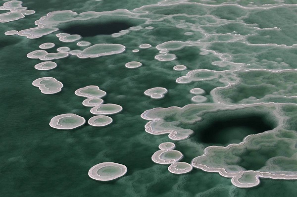 Biển chết là hồ nước mặn thấp nhất Trái Đất