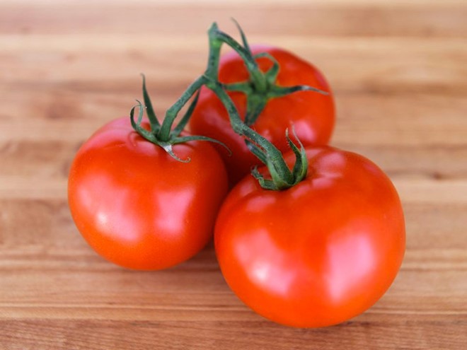 Cà chua vừa có hương vị dễ ăn, vừa có tác dụng chống nắng