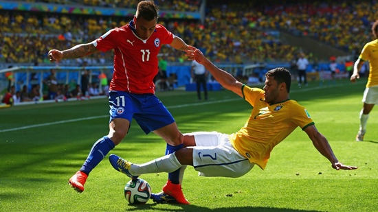 Kết quả tỉ số trận đấu Brazil – Chile tại World Cup 2014 hiện đang tạm hòa 1-1 buộc 2 đội phải nỗ lực trong từng pha bóng