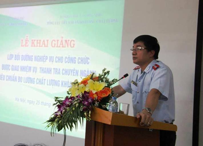 Ông Trịnh Đình Toàn, Phó Hiệu trưởng Trường Cán bộ Thanh tra phát biểu khai giảng lớp bồi dưỡng