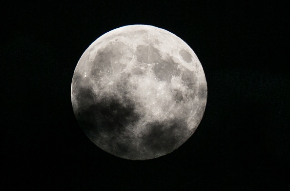Lượng Heli 3 dự trữ trên Mặt Trăng có thể đảm bảo nguồn năng lượng cho Trái Đất trong 5 ngàn nâm