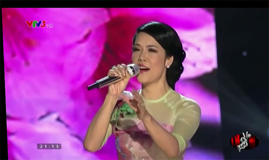Hình ảnh Thu Phương biểu diễn trong Paris By Night được đưa vào tập 1 của chương trình Giọng hát Việt 2015