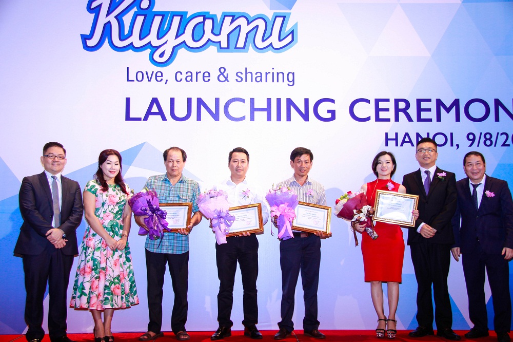 Công ty Kiyomi Papers Việt Nam giới thiệu các khách hàng đầu tiên