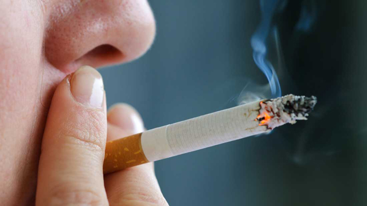 Hút thuốc lá không chỉ có hại cho chính mình mà còn gây hại cho những người thân xung quanh