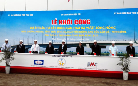 Khởi công xây dựng công trình cầu Thái Hà vượt sông Hồng trên đường nối hai tỉnh Thái Bình - Hà Nam với đường cao tốc cầu Giẽ Ninh Bình. Ảnh minh họa
