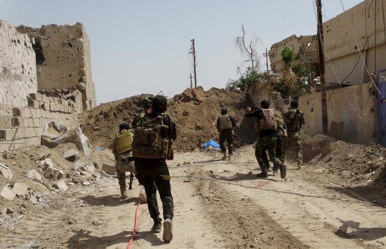 Lực lượng an ninh Iraq trên đường truy lùng khủng bố IS ở vùng ngoại ô Ramadi 