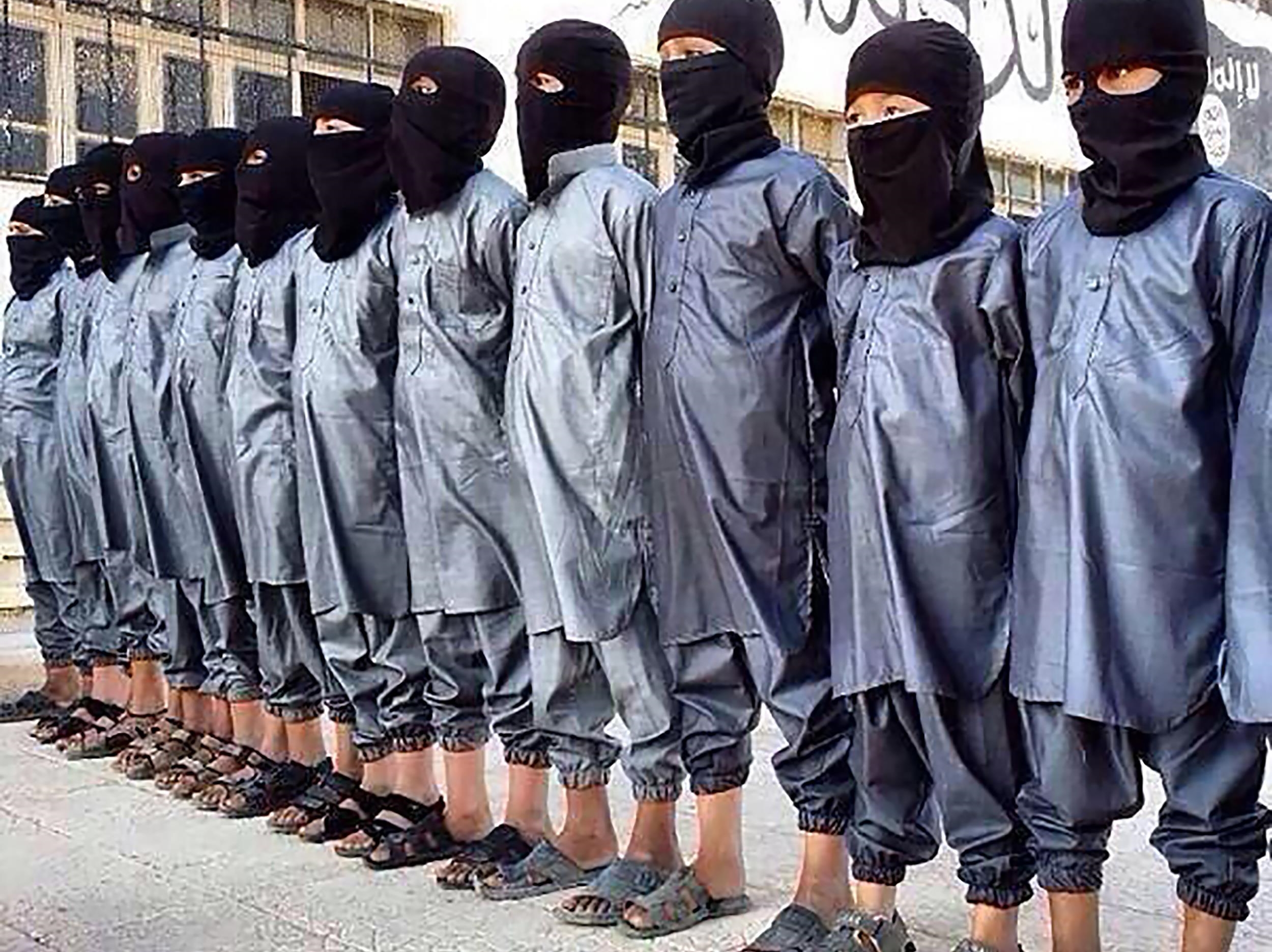 Khủng bố IS đang tiếp tục dụ dỗ và ép buộc trẻ em trở thành phần tử thánh chiến
