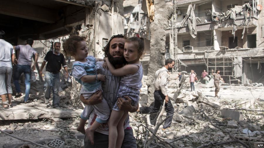 Trước đợt công kích lớn, khủng bố IS đã giữ hàng trăm gia đình vô tội làm lá chắn sống