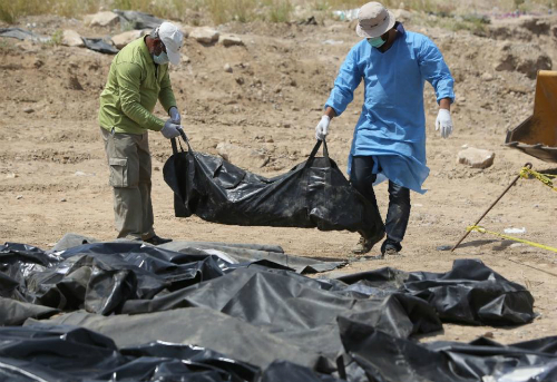 Irad phát hiện mồ chôn gần 500 người bị khủng bố IS thảm sát 