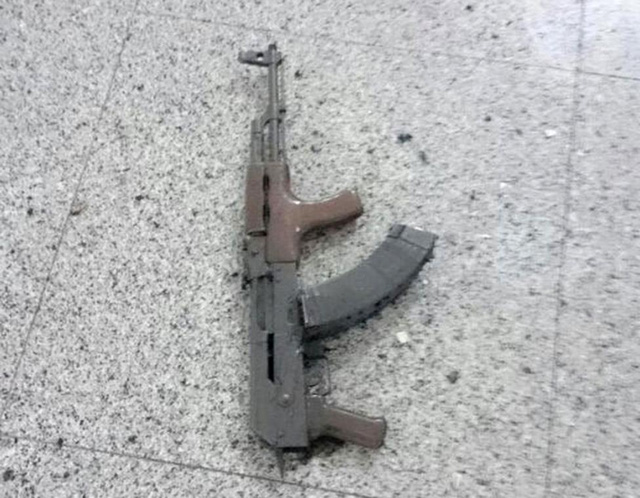 Một khẩu súng trường Kalashnikov đã được tìm thấy tại hiện trường vụ khủng bố ở Thổ Nhĩ Kỳ
