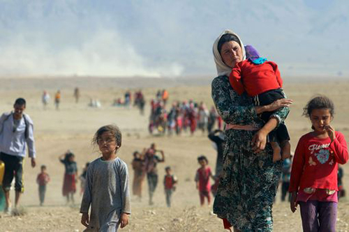 Người Yazidi ở Iraq sơ tán khỏi một thị trấn bị khủng bố IS tấn công