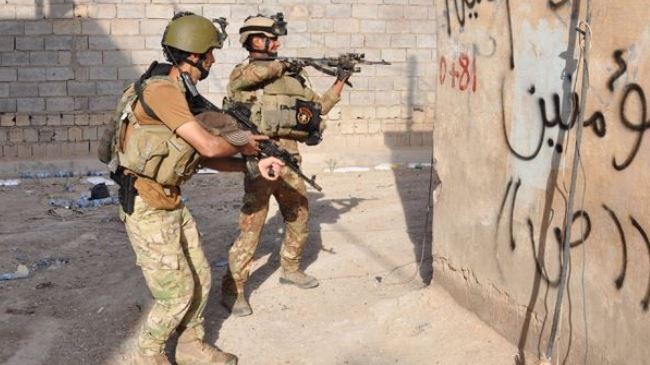 Các binh sỹ Iraq trong một trận chiến với khủng bố IS