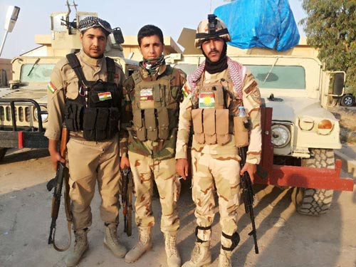 Lực lượng Peshmerga sát cánh cùng dân quân người Kurd chiến đấu chống lại phiến quân IS