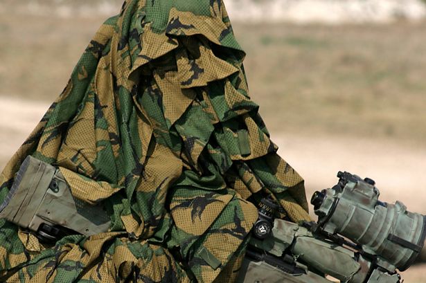 Áo khoác tàng hình giúp lính bắn tỉa qua mặt hệ thống giám sát radar của phiến quân IS