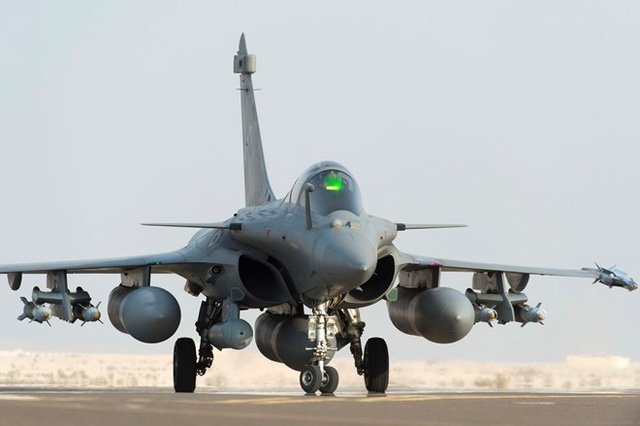 Máy bay Rafale của Pháp tham gia không kích khủng bố  IS