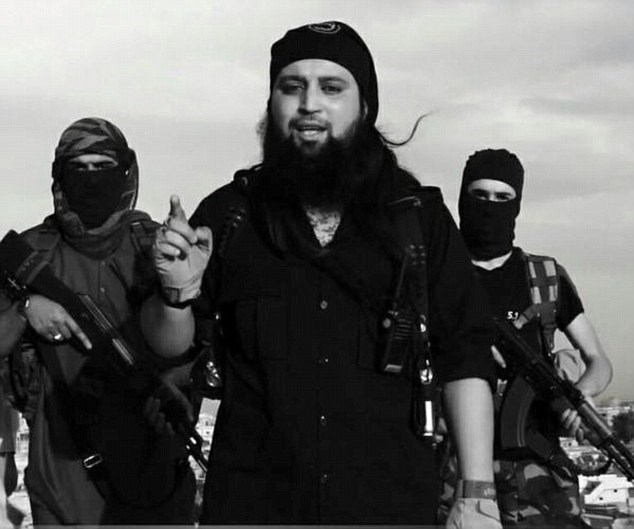 Hicham Chaib trong một hình ảnh tuyên truyền của tổ chức khủng bố IS 
