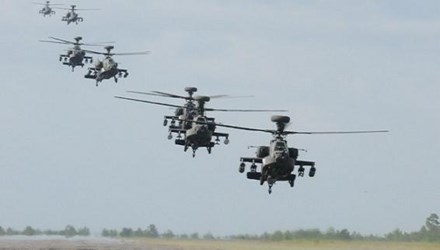 Đoạn video khiến cư dân mạng dậy sóng vì nghi ngờ máy bay trực thăng tấn công Apache của Mỹ hộ tống đoàn xe của tổ chức khủng bố  IS