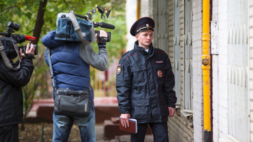 Cảnh sát Nga tại tòa chung cư nơi các thiết bị nổ được tìm thấy vào hôm qua