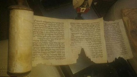 Bản viết tay cổ xưa tiếng Do Thái và tiếng Aramaic bị khủng bố IS đánh cắp và rao bán trên Facebook