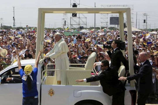 Mỹ bắt kẻ ủng hộ hủng bố IS muốn giết Giáo hoàng Francis 