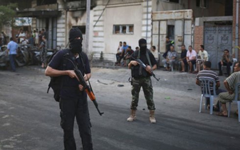 Lực lượng an ninh Hamas có mặt tại hiện trường một vụ nổ ở Gaza
