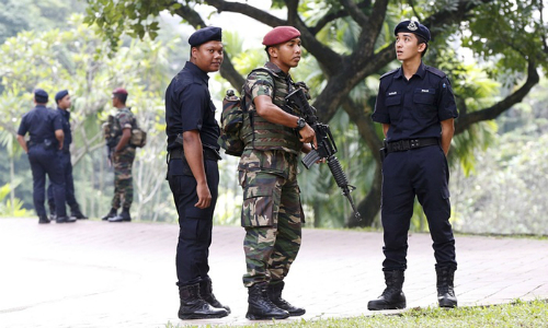 Quân đội tuần tra bên ngoài nơi tổ chức hội nghị thượng đỉnh ASEAN