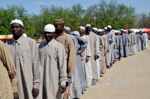 Các đối tượng bị nghi là thành viên Boko Haram chuẩn bị được chính quyền Nigeria trả tự do
