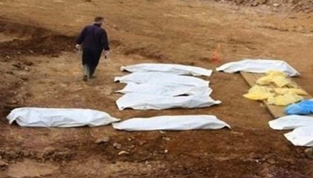 Thi thể nạn nhân trong hố chôn tập thể do khủng bố IS hành quyết