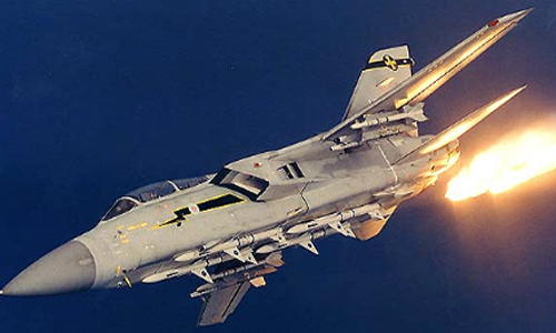Một mẫu máy bay chiến đấu Tornado được dùng trong chiến dịch không kích khủng bố IS 