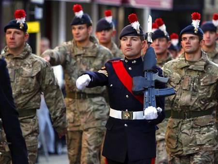 Khủng bố IS âm mưu tấn công tự sát vào một cuộc diễu binh của lính Anh ở London